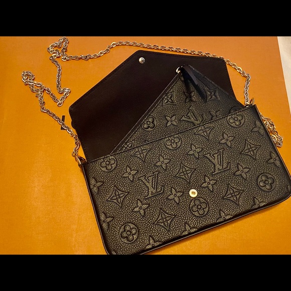 COPY - Authentic Louis Vuitton Felicia Pochette - Picture 2 of 7